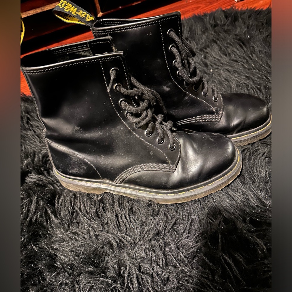CLASSIC DOC MARTENS - Picture 2 of 5